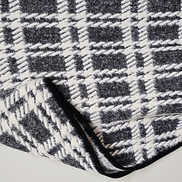 Chico's houndstooth plaid sweater poncho. Black and White, Size S/M - Picture 3 of 8